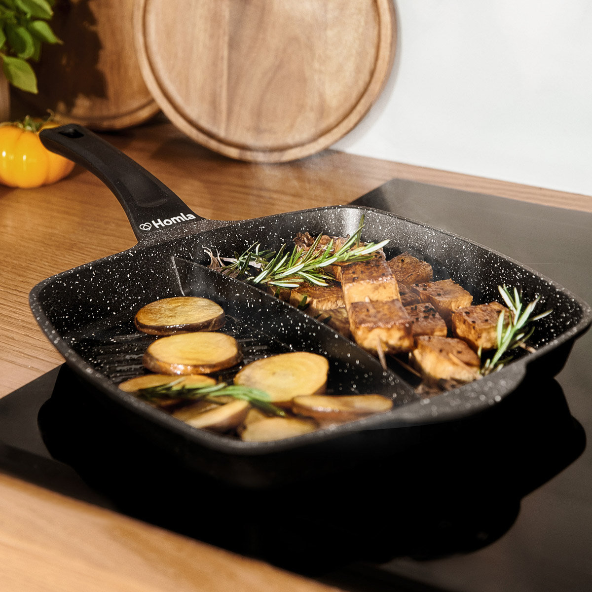Patelnia LUCASO grillowa z przegródką 28cm HOMLA