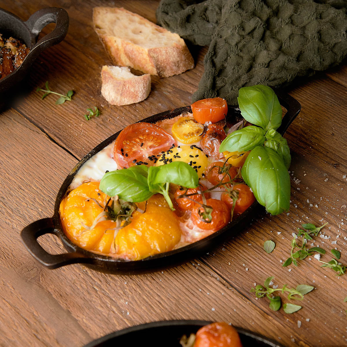 Naczynie ANDREAS żeliwne DO ZAPIEKANIA z podstawką