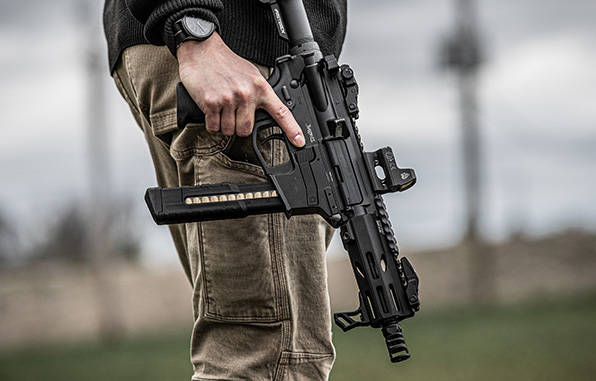 UTG - Magazynek polimerowy do Glock z okienkiem 33 naboje 9x19 mm RBT-PD933