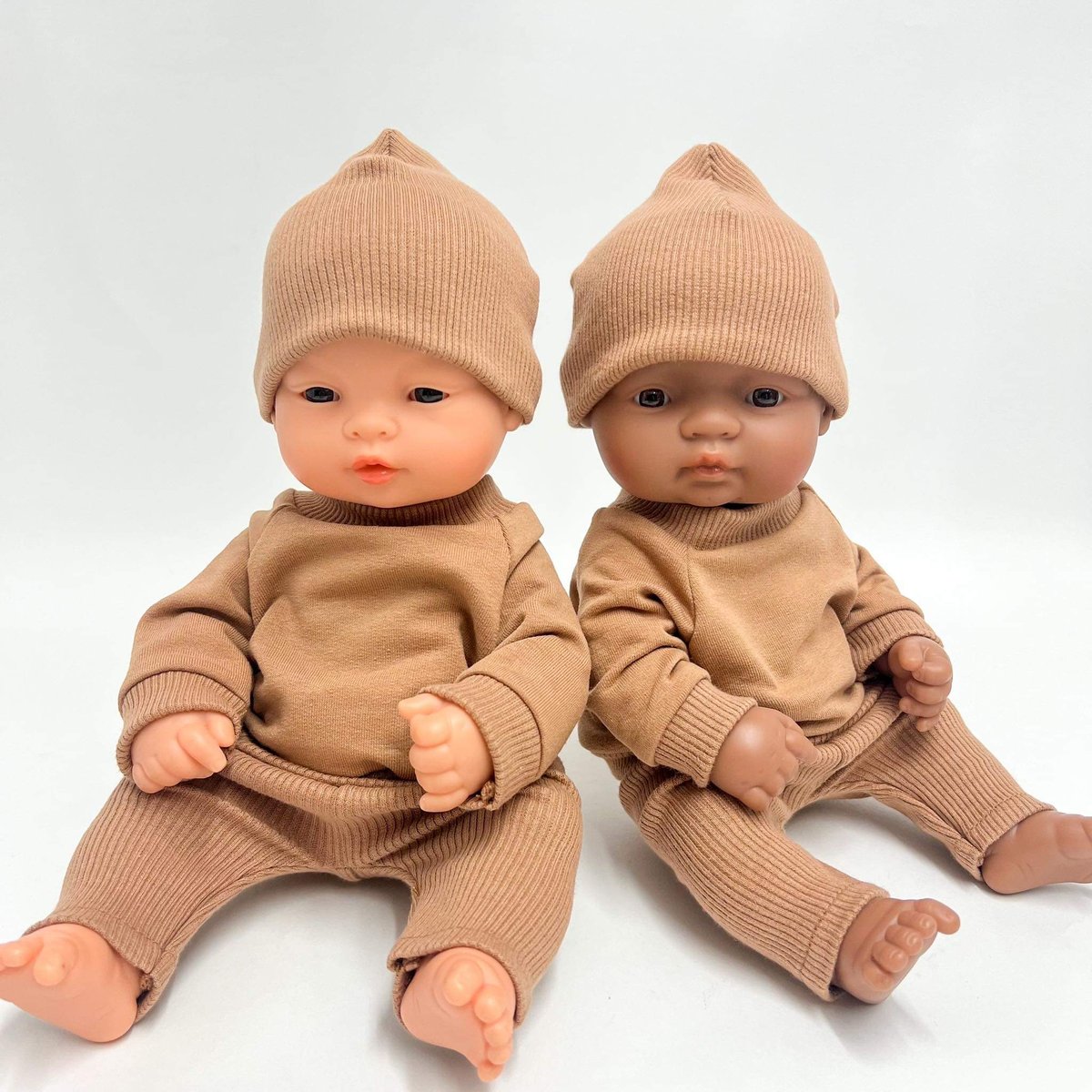 Zestaw dresowy cynamon dla lalki Miniland 32cm