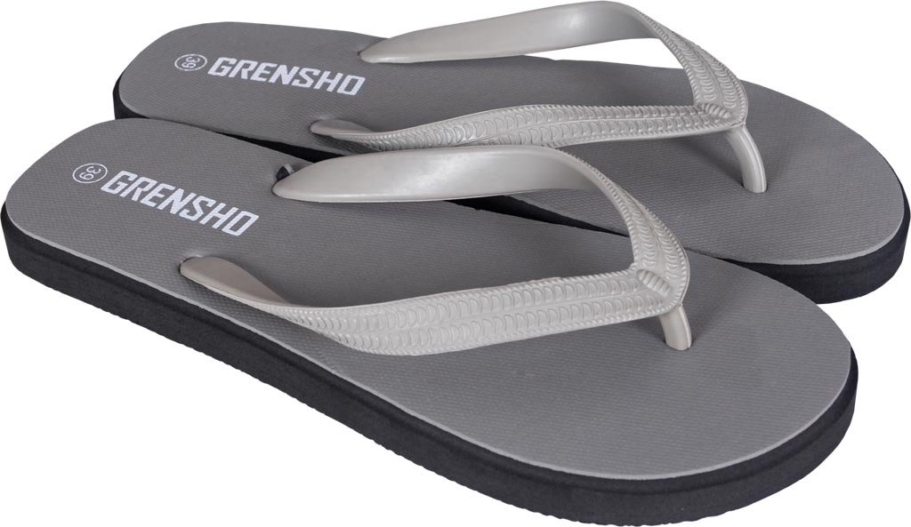 Klapki - M&C® kolor jasnoszaro-czarny roz.40