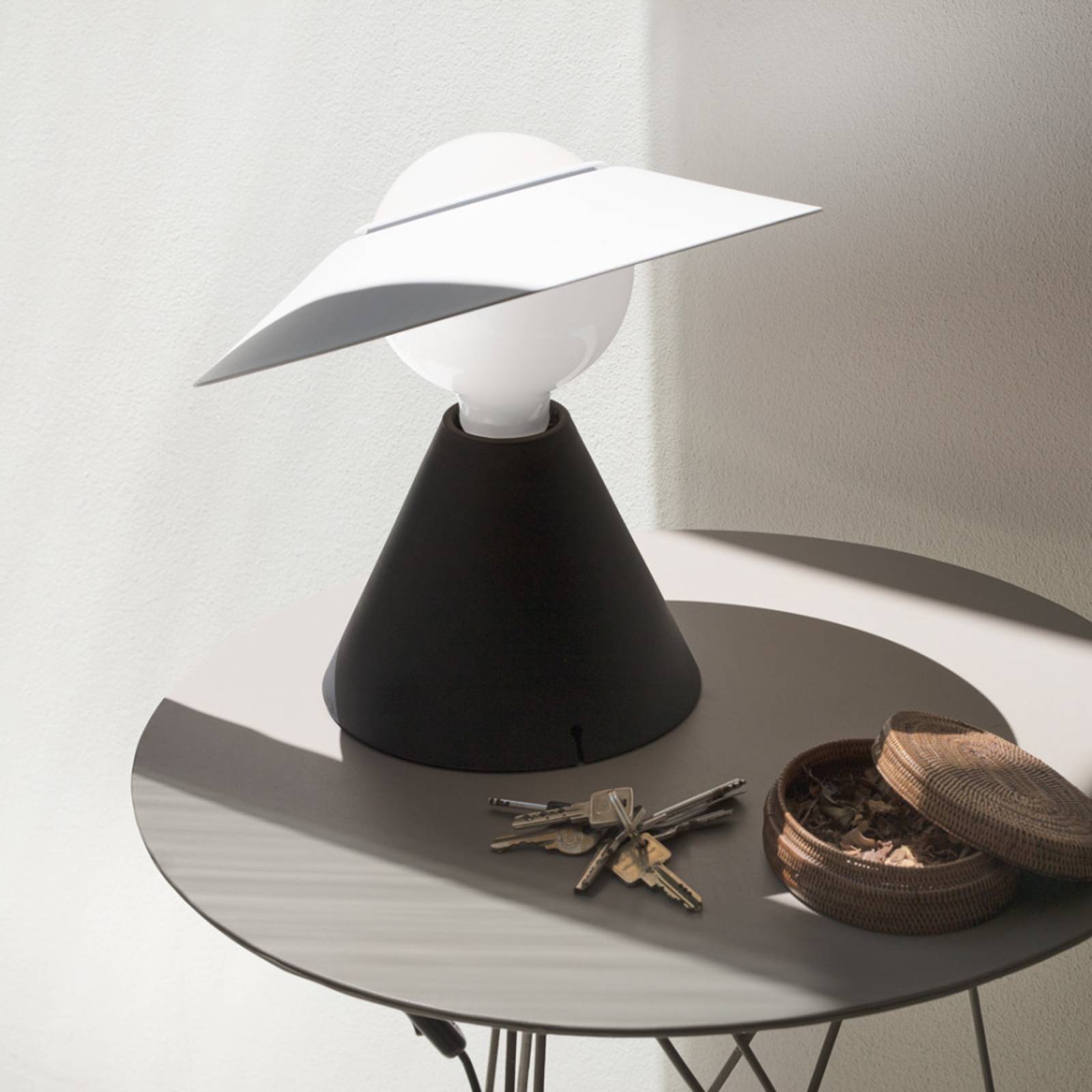 Stilnovo Fante lampa stołowa LED, 2 700 K, czarna
