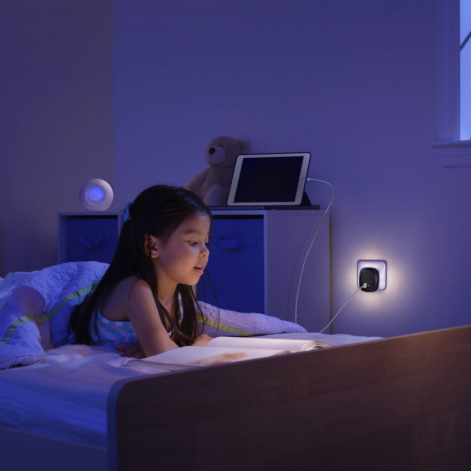 LEDVANCE Lunetta Edge lampka nocna gniazdka czarna