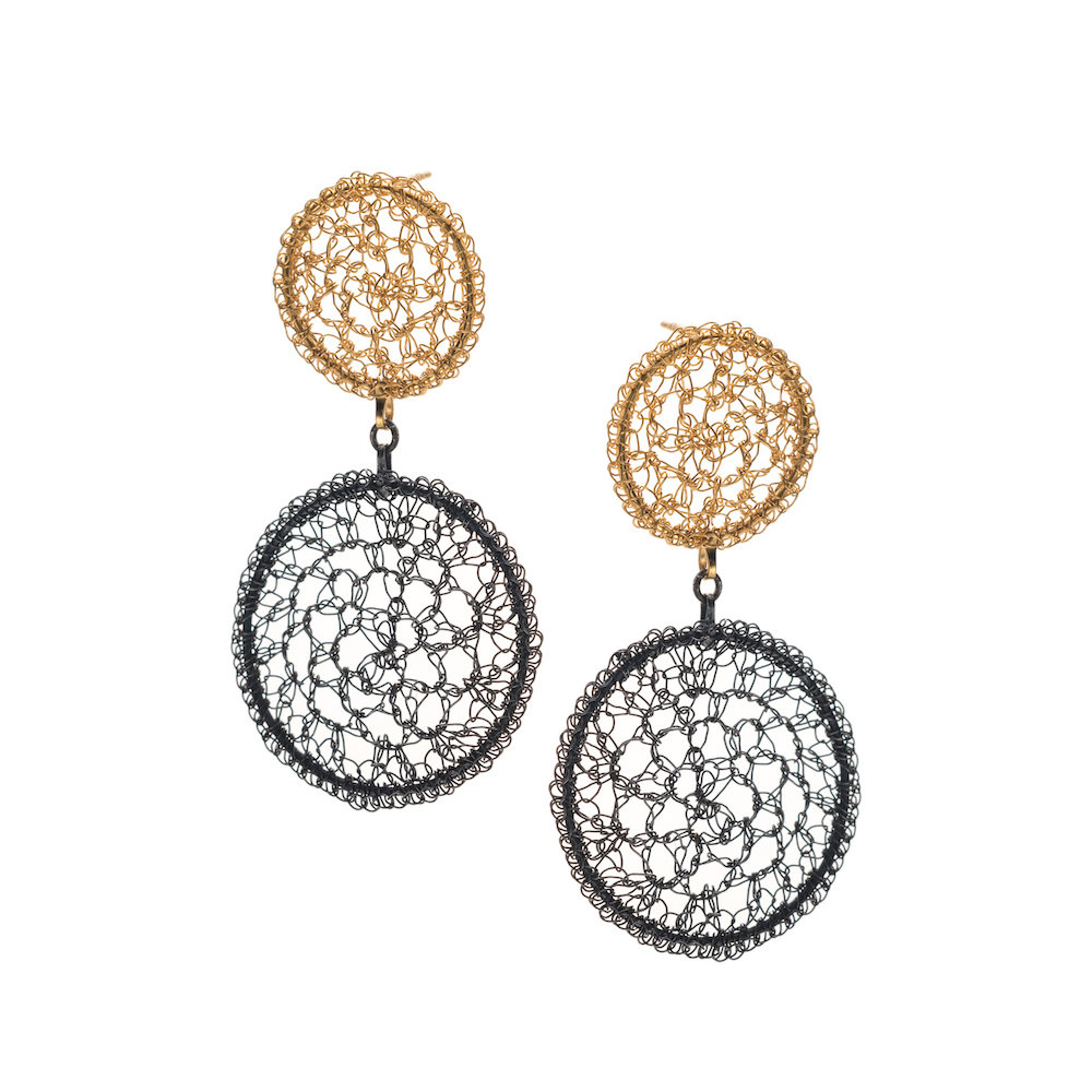 Kolczyki szydełkowe srebrne pozłacane: CROCHETED BLACK CIRCLES