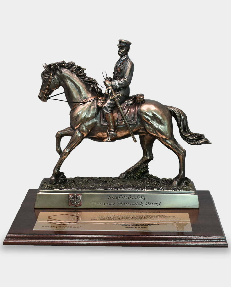 Józef Piłsudski na Koniu Rzeźba na Tablo z Dedykacją