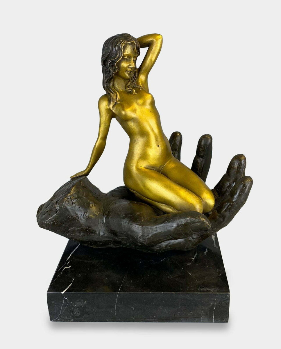 Naga Kobieta na Dłoni Akt Rzeźba z Brązu