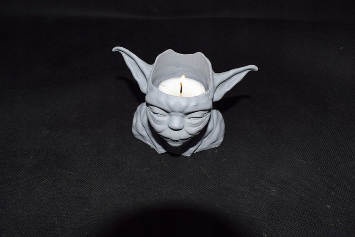 Świecznik-Yoda