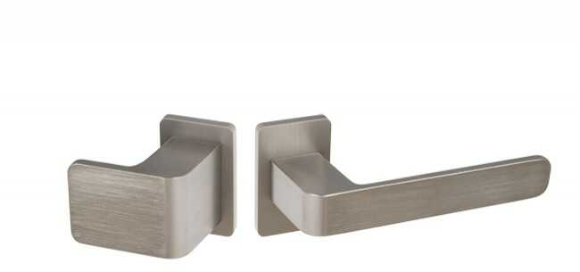 Gałko-klamka Wala na krótkim szyldzie H6S26P/G5S50/SK3S42G6 (rękojeść 26 mm, szyld 42 mm) powłoka inox anoda, prawa