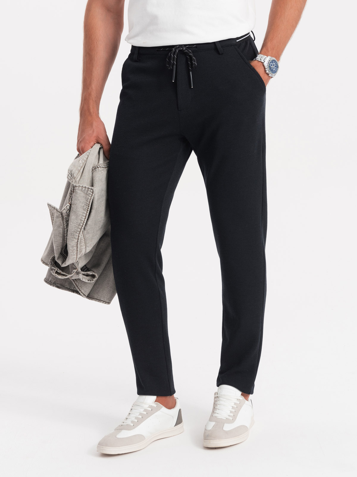 Dzianinowe spodnie męskie z gumką w pasie - czarne V4 OM-PACP-0116