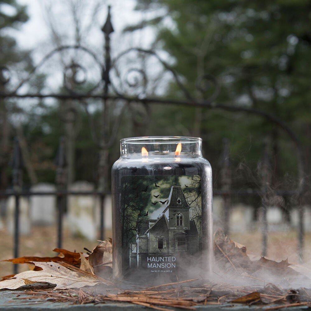 Duża świeca Haunted Mansion Village Candle