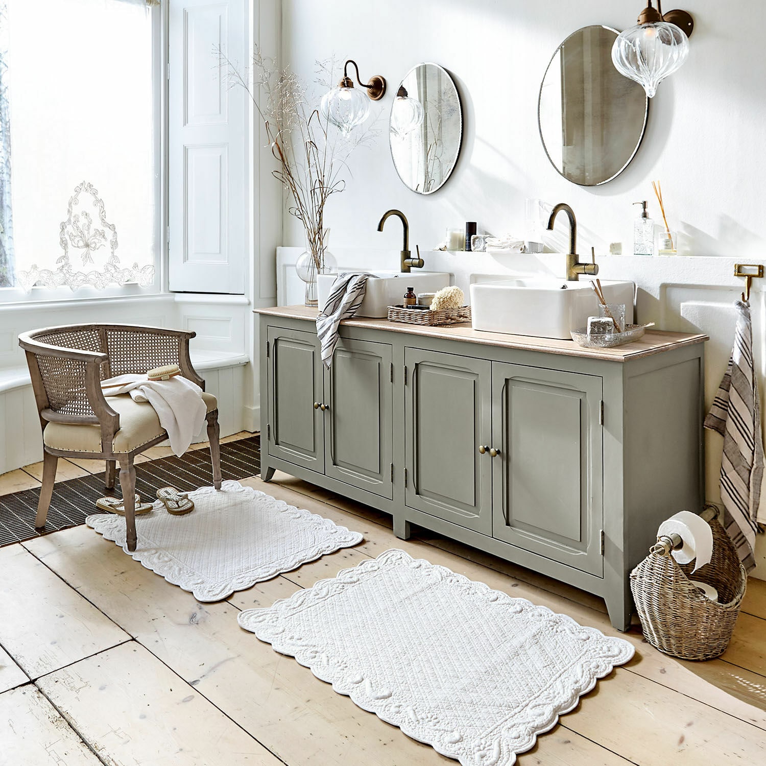 Podwójna szafka łazienkowa Bastanès