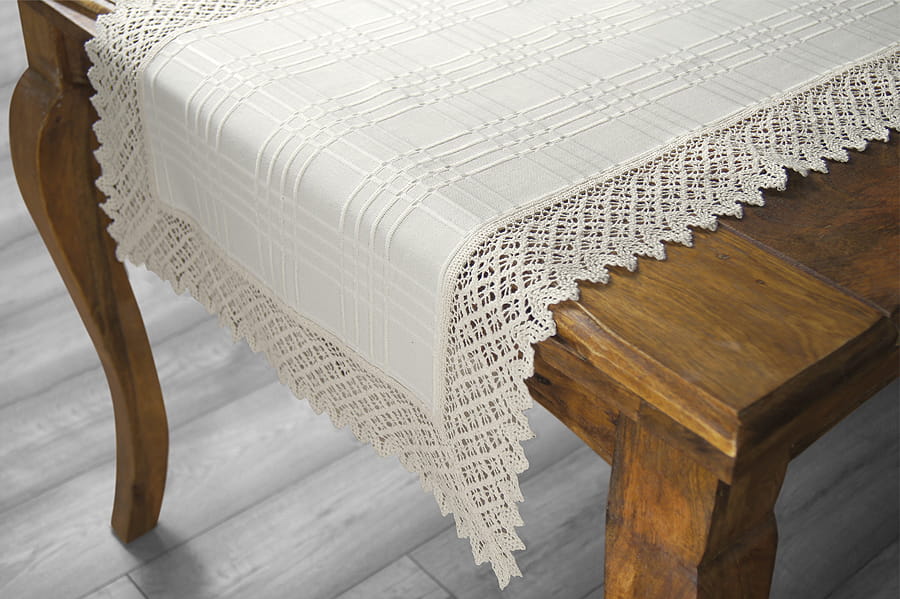 Obrus z koronką 150x300 owalny plamoodporny écru