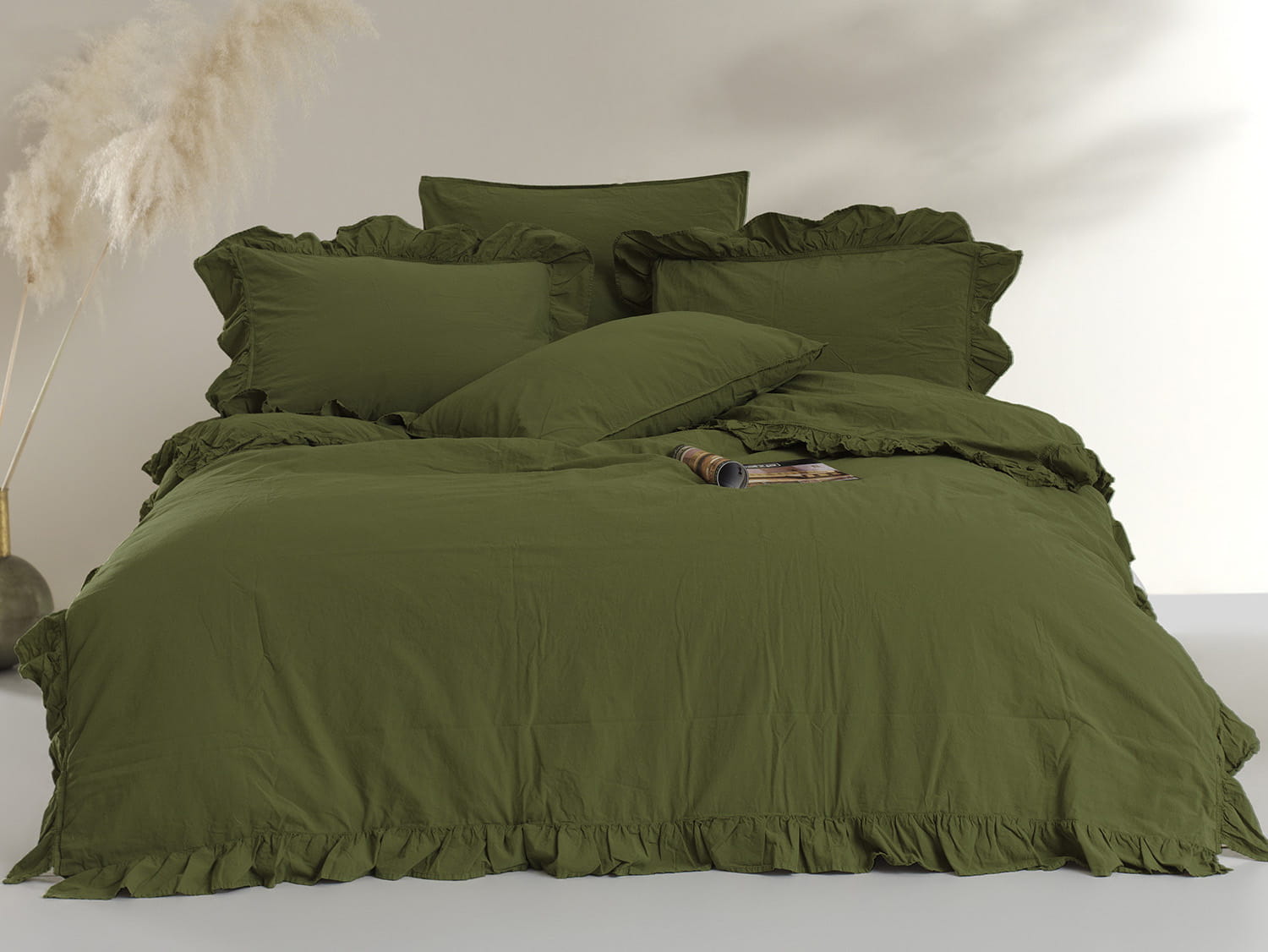Pościel bawełniana 200x220 z falbanami Olive zielona Darymex