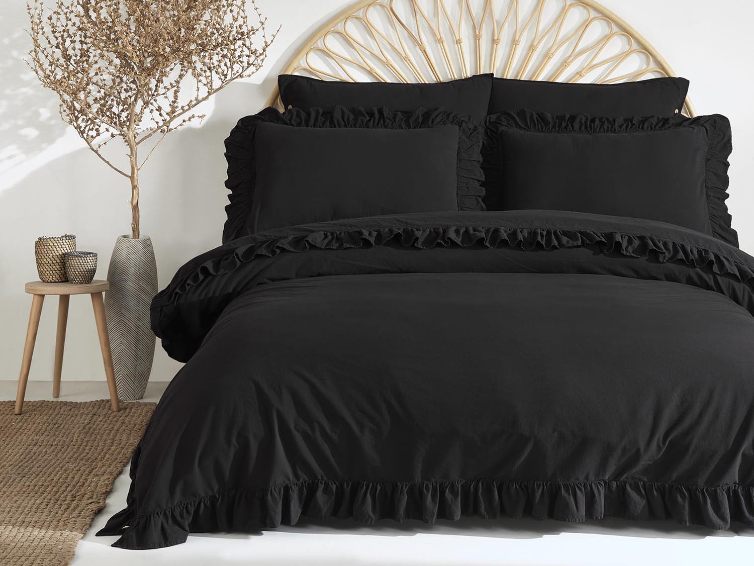 Pościel bawełniana 200x220 z falbanami Black czarna Darymex