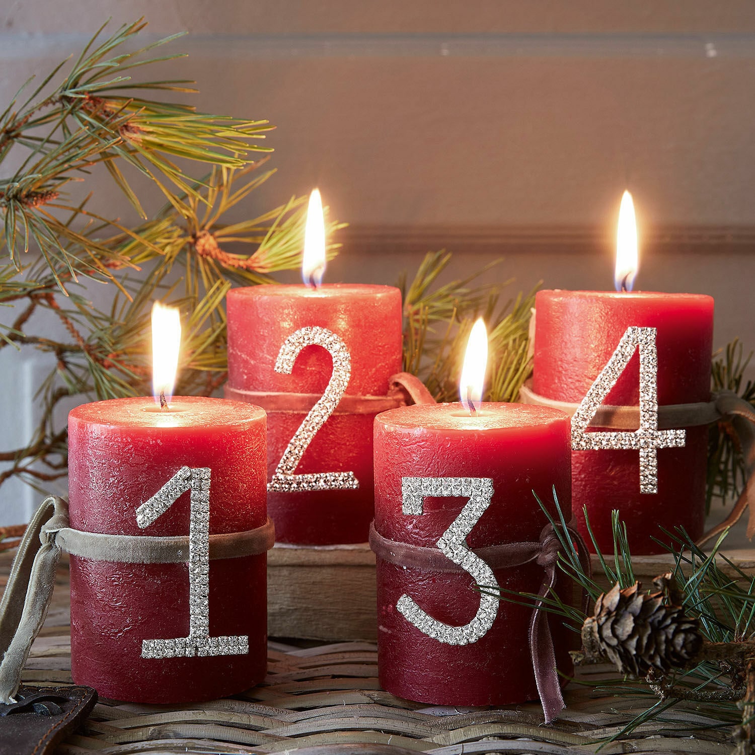 Dekoracyjne pinezki, zestaw 4 szt. Nic