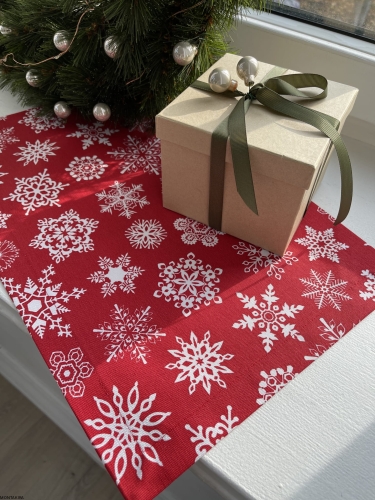 Podkładka na stół i pod talerze Sylwestrowy czerwonego koloru