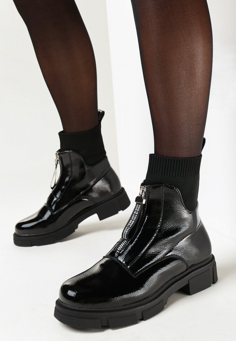 Czarne Lakierowane Botki z Dzianinową Cholewką i Suwakiem z Przodu Raicela