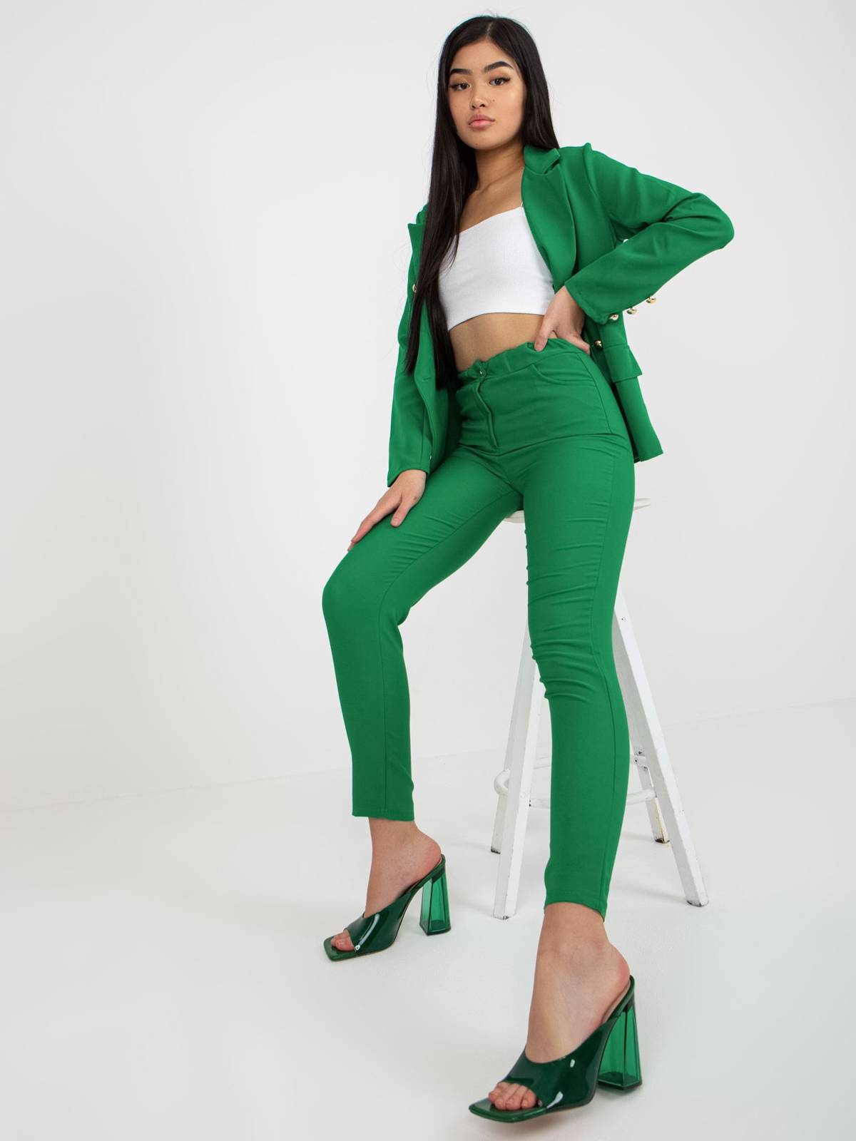 Spodnie z materiału zielony elegancki materiałowe nogawka prosta suwak guziki