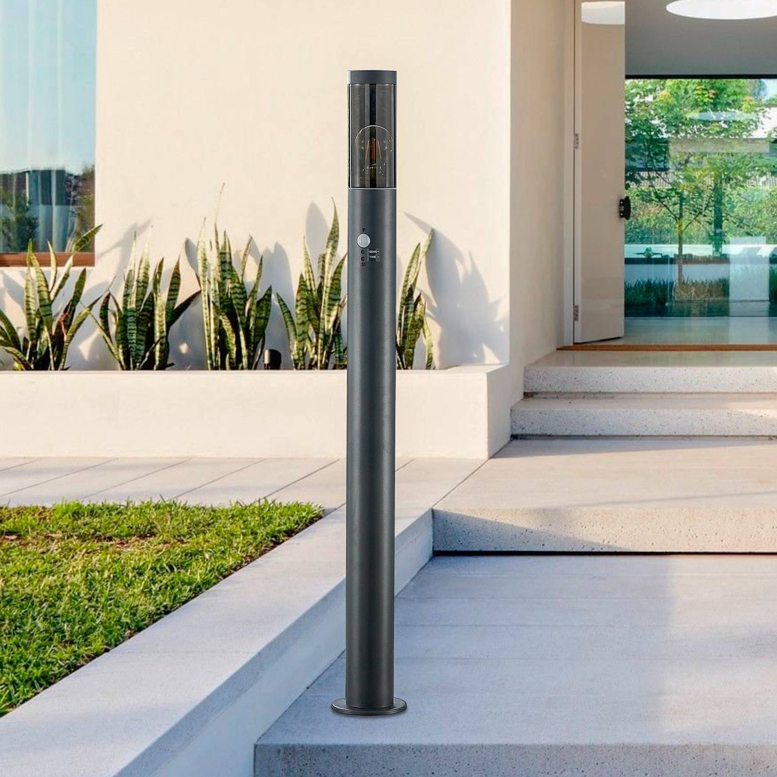 Lindby Statius żelazko czarny słupek oświetleniowy