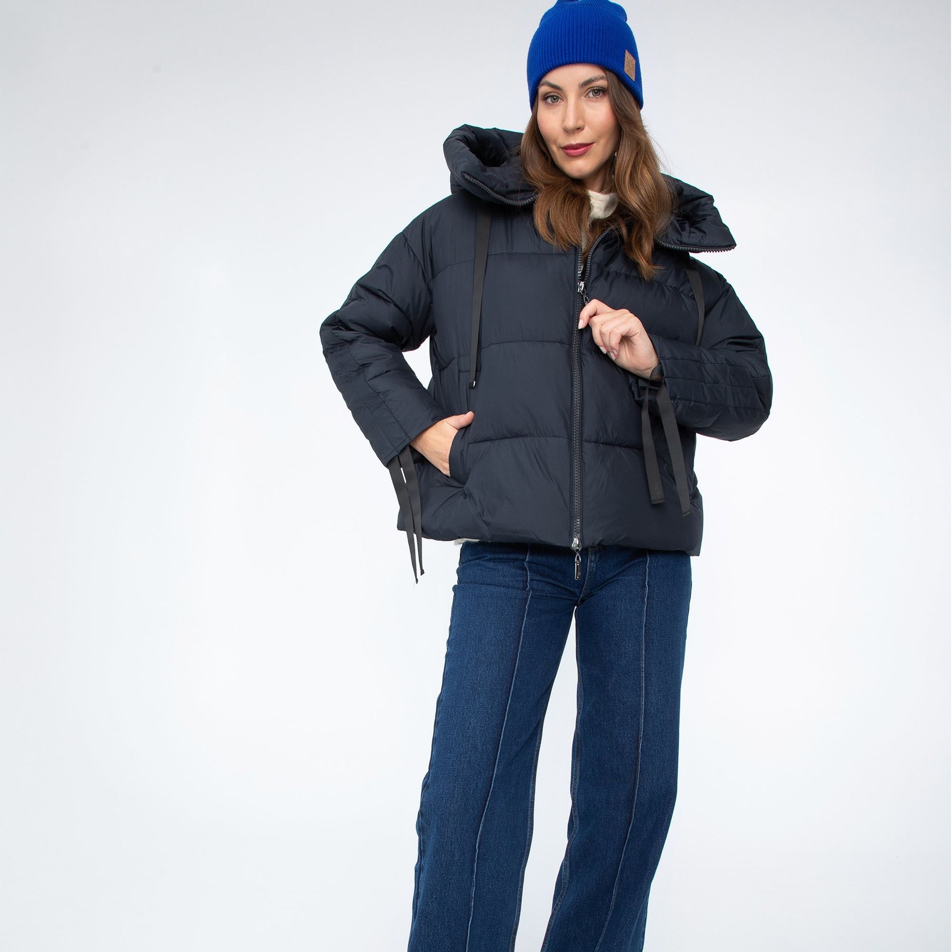 Damska kurtka oversizowa pikowana ze ściągaczami na rękawach