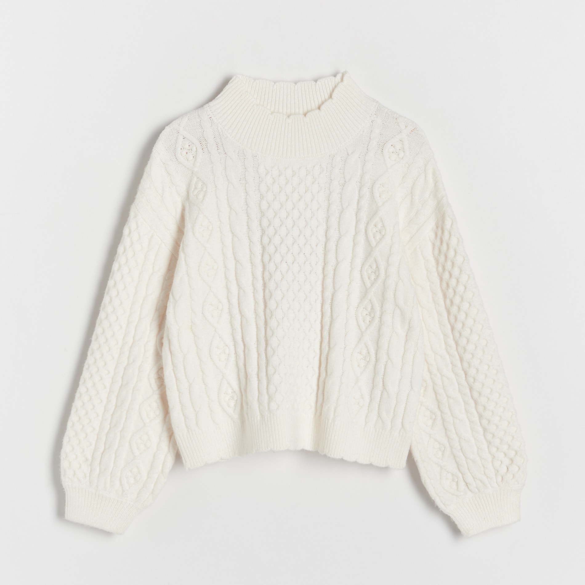 Reserved - Sweter o warkoczowym splocie - Kremowy