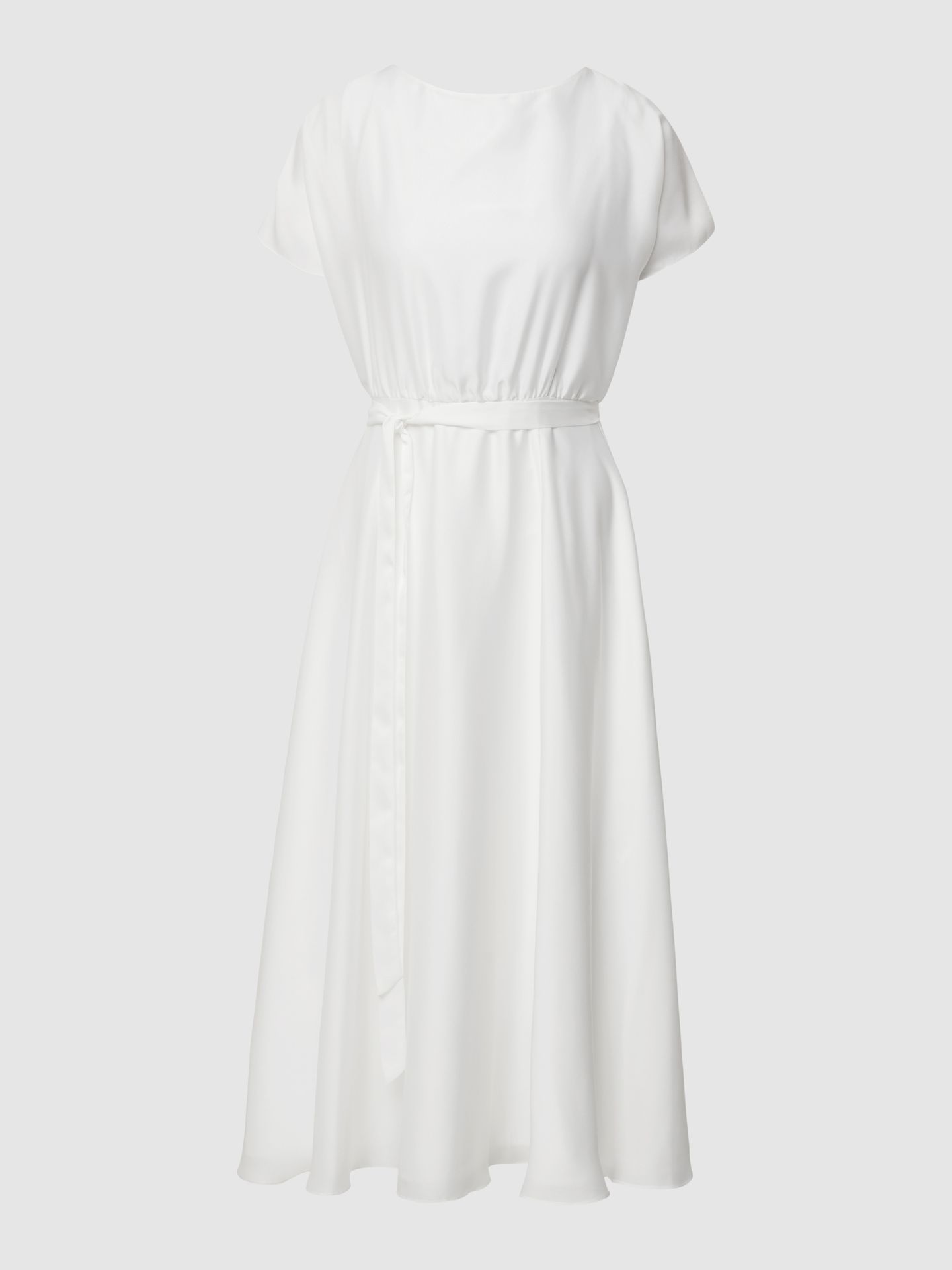 Suknia ślubna z wycięciami