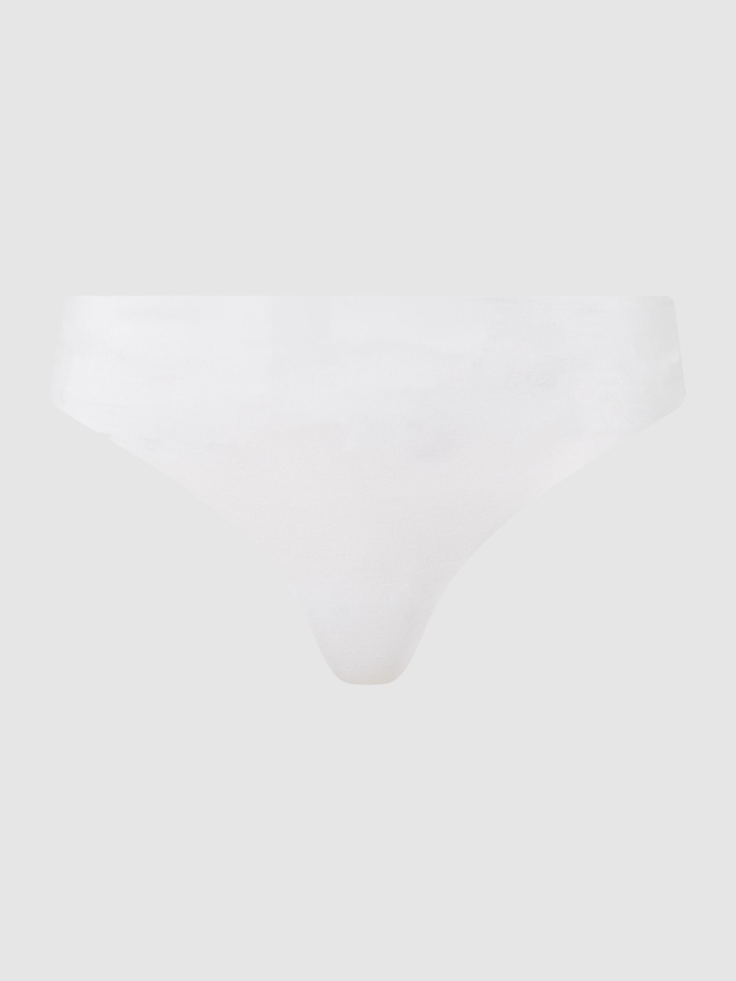 Stringi z dodatkiem streczu — bezszwowy model ‘Invisible Cotton’