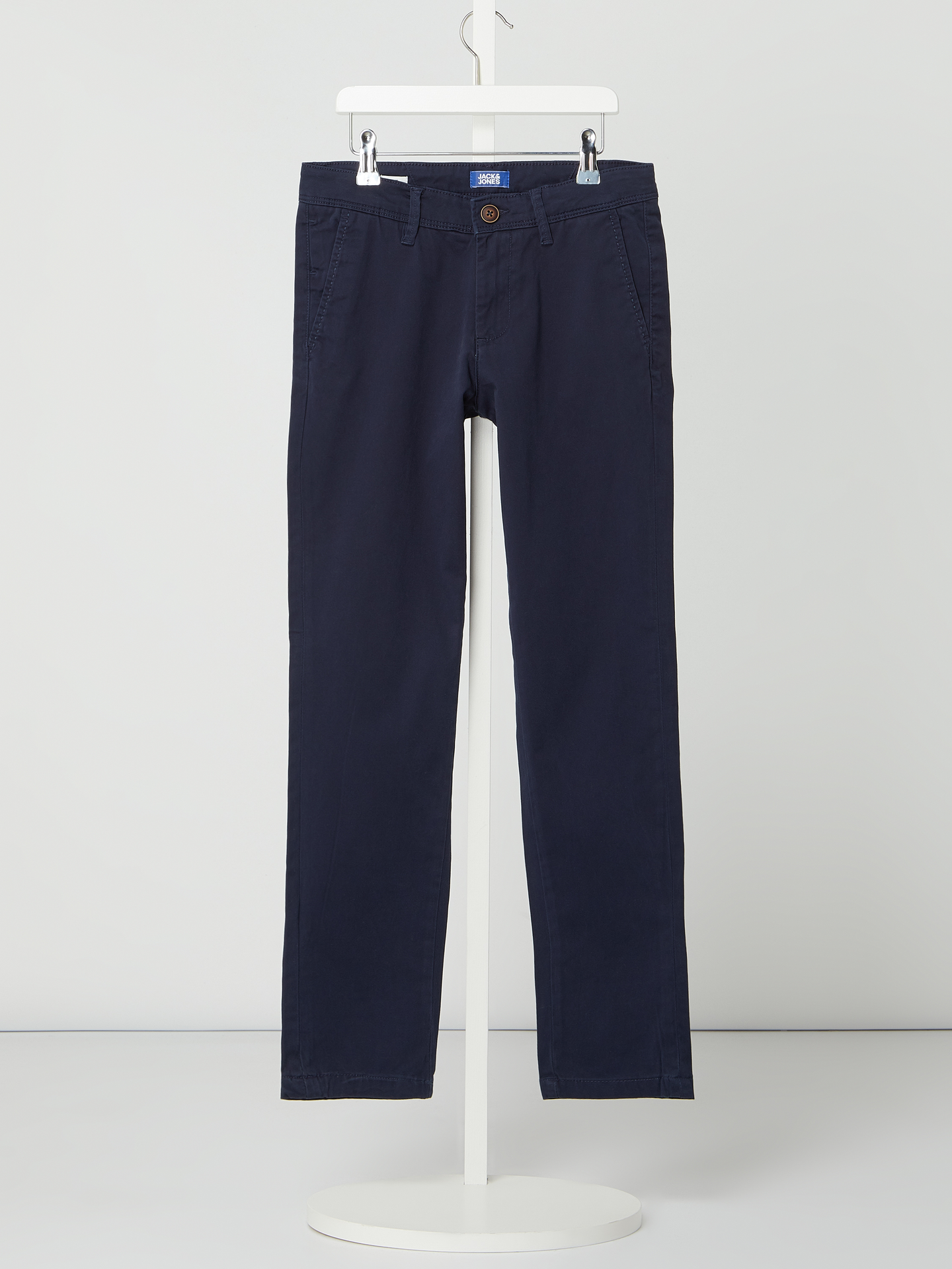 Chinosy o kroju slim fit model ‘Marco’ — ‘Better Cotton Initiative’