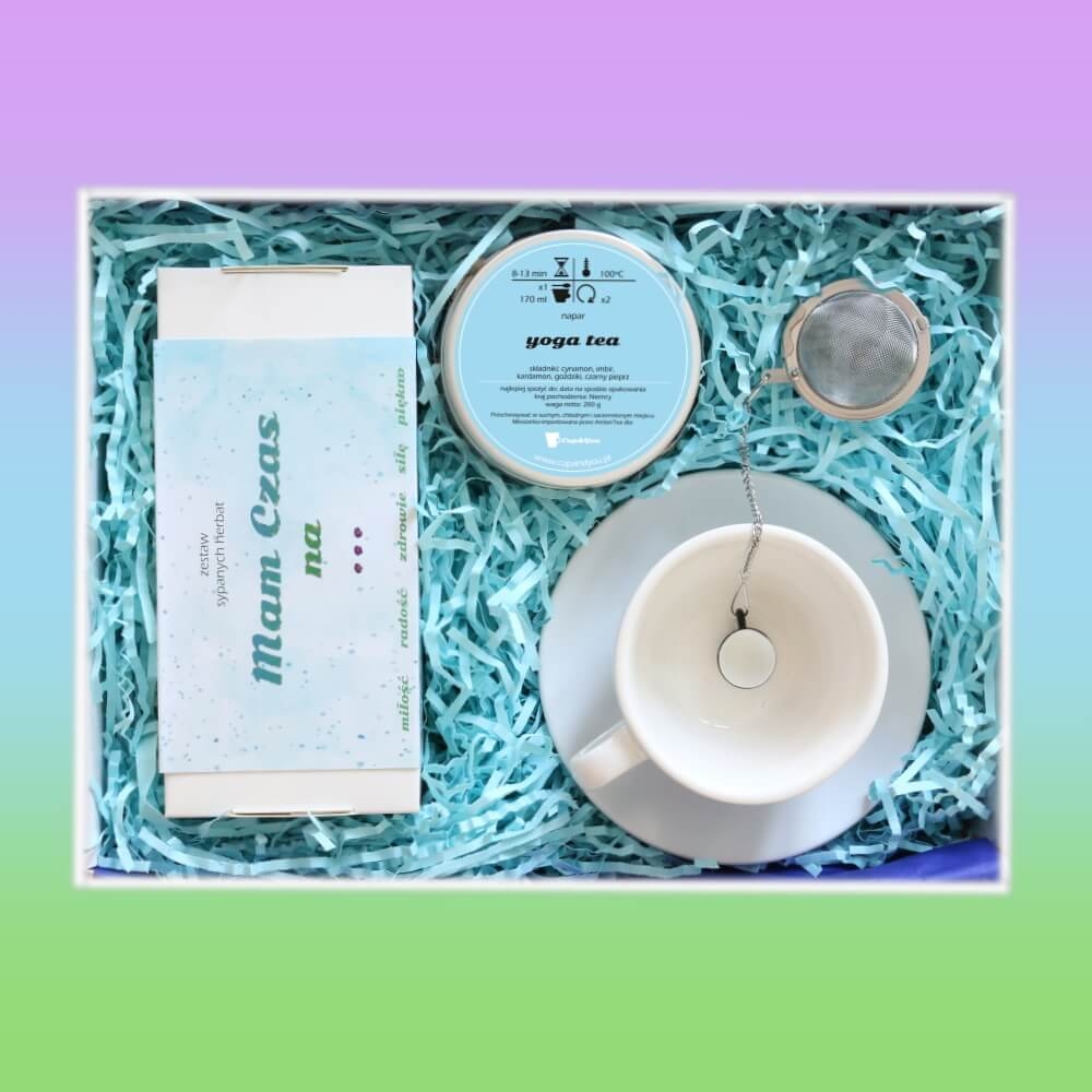 Zestaw prezentowy na wyjątkową okazję Box MAM CZAS. Zestaw 20 herbat różnego rodzaju i smaku, herbata ziołowa Yoga tea 200g, elegancka biała filiżanka
