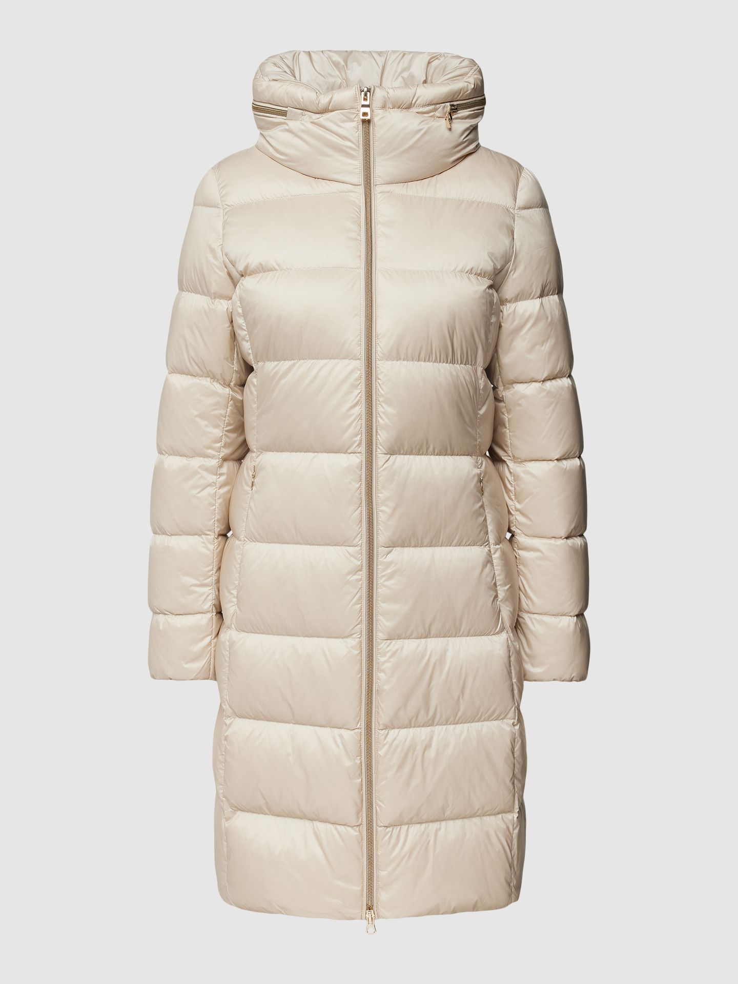 Płaszcz pikowany z wyjmowanym kapturem