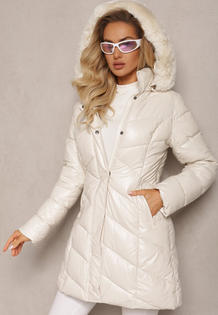 Jasnobeżowa Pikowana Kurtka z Odpinanym Kapturem i Ozdobnym Futerkiem Ainoa