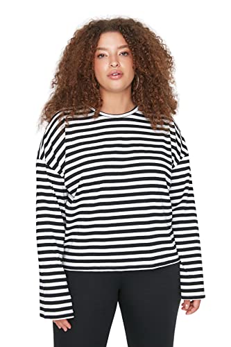 Trendyol Damska koszulka plus size, regularna, podstawowa, z okrągłym dekoltem, dzianinowa koszulka plus size, biały, 5XL (Duże Rozmiary)