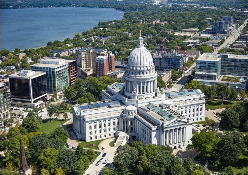 Aerial view of the Wisconsin Capitol and surrounding neighborhoods in Madison, Wisconsin Original image from, Carol Highsmith - plakat 70x50 cm