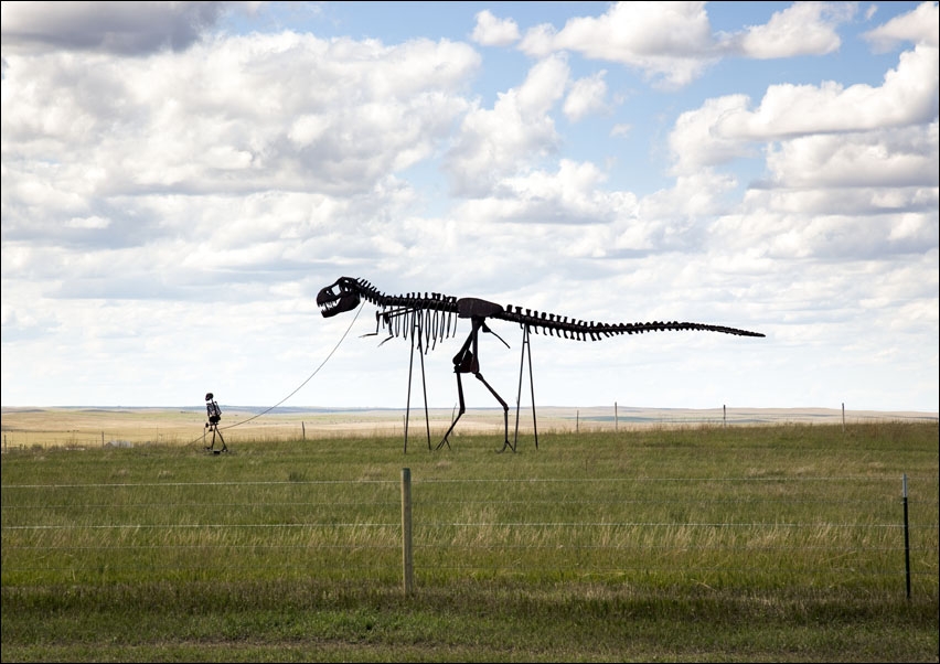 Dinosaur in Porter Sculpture Park in South Dakota, Carol Highsmith - plakat 50x40 cm