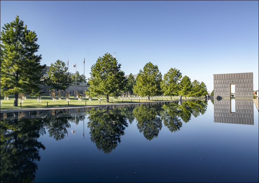 Oklahoma City Memorial in Oklahoma City, Oklahoma., Carol Highsmith - plakat 100x70 cm