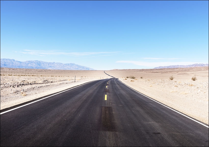 One of many long, straight, black roads in California’s Death Valley., Carol Highsmith - plakat 70x50 cm