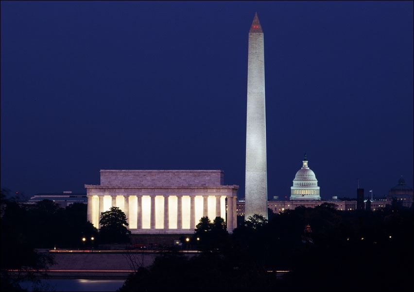 Our Treasured Washington Monuments at Night, Carol Highsmith - plakat 80x60 cm