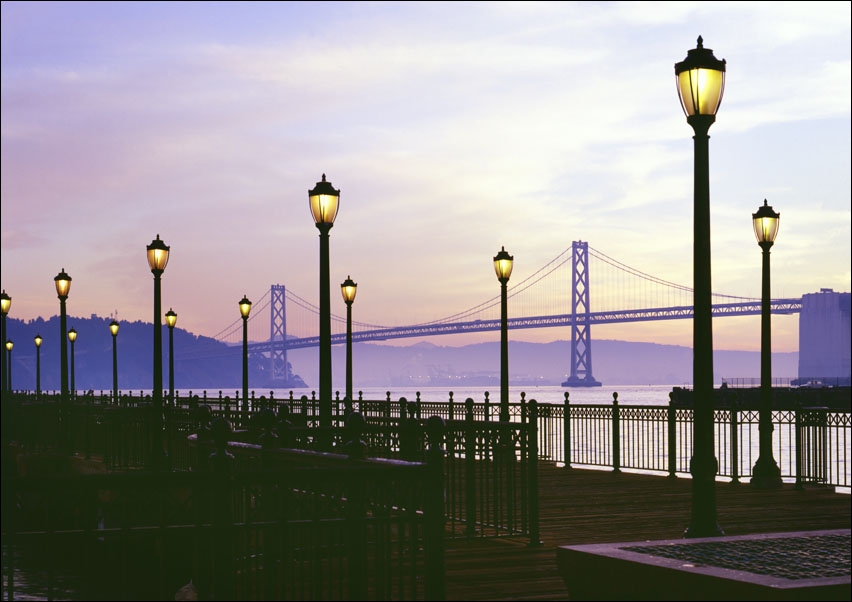 San Francisco Bay Bridge Lights at Dusk., Carol Highsmith - plakat 50x40 cm