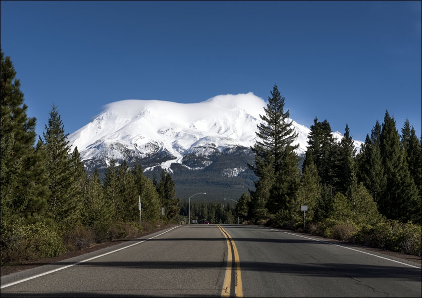 Soaring Mount Shasta, Carol Highsmith - plakat 40x30 cm