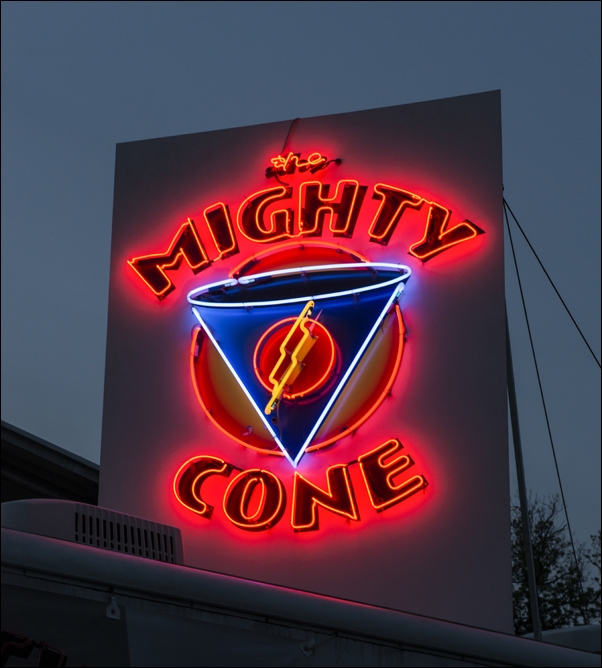 The city skyline at dusk in Philadelphia, Pennsylvania., Carol Highsmith - plakat 61x91,5 cm