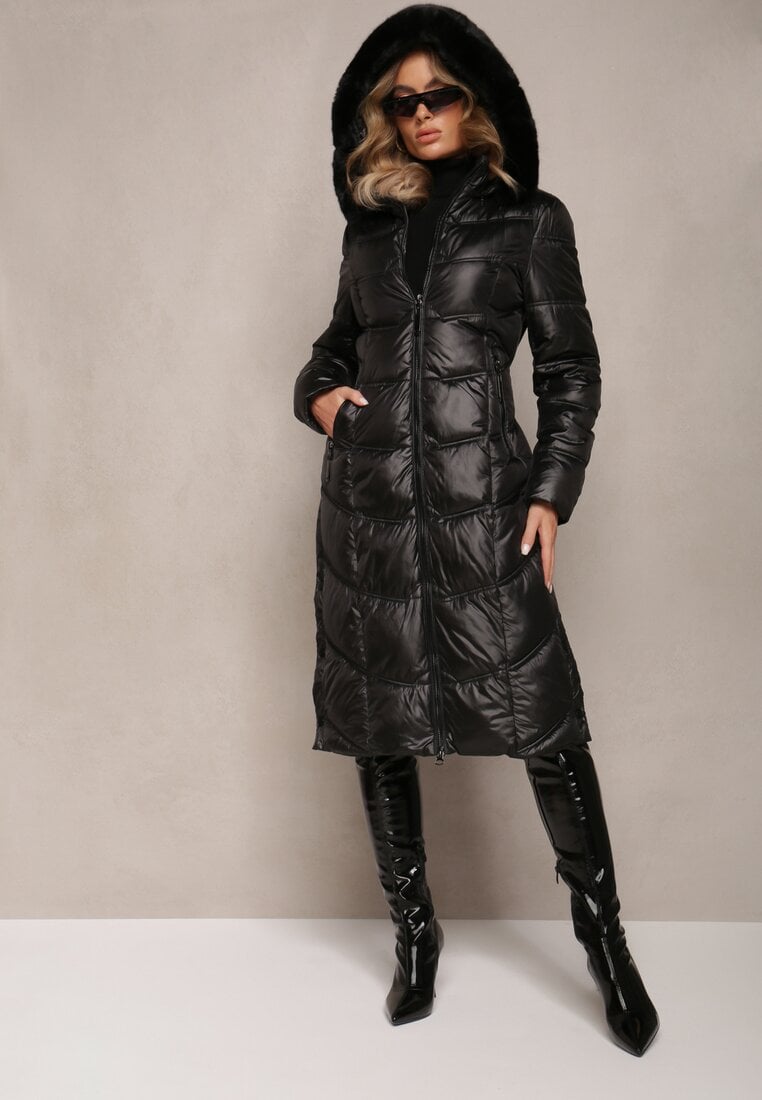 Czarna Kurtka Płaszcz za Kolano z Pikowaniem i Odpinanym Kapturem Calarin