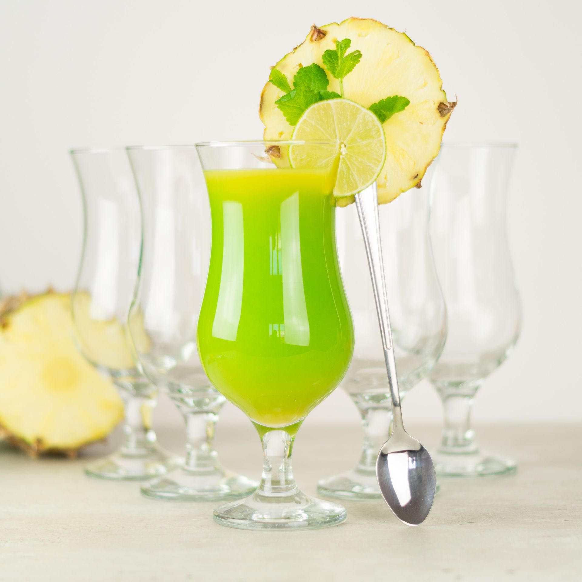 Szklanki do drinków, koktajli, zestaw 6 szklanek i 6 łyżeczek