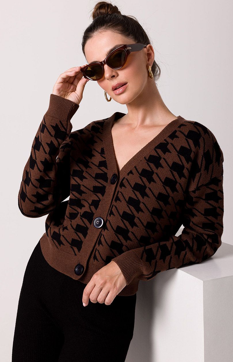 Krótki kardigan w pepitkę brązowy BK104, Kolor brązowy, Rozmiar L/XL, BeWear - Primodo.com