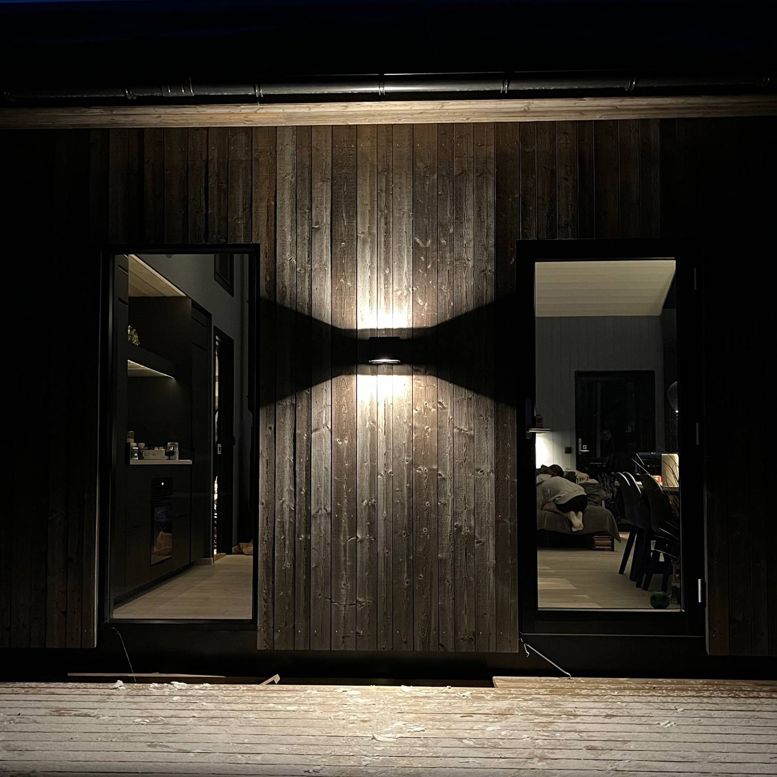 The Light Group SLC Shadow kinkiet LED up/down 2 x Schuko