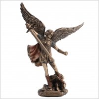 MAŁA FIGURKA ŚWIĘTY MICHAŁ VERONESE  WU77719AP