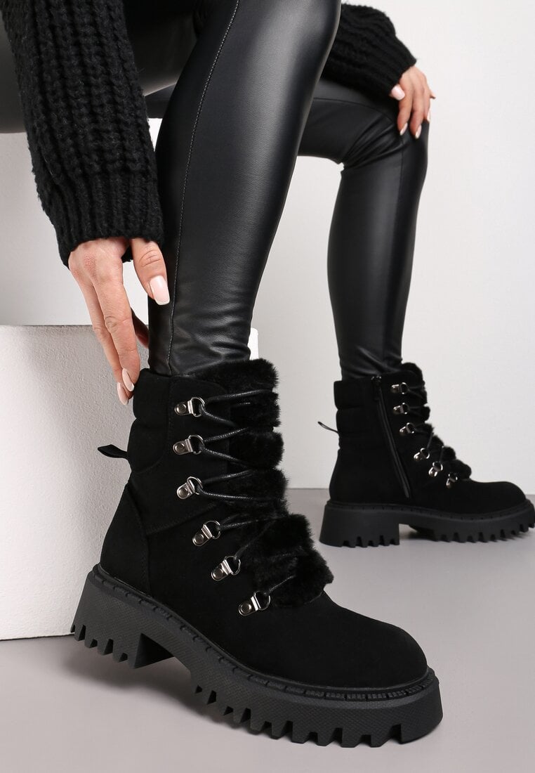 Czarne Traperki z Imitacji Zamszu ze Sznurowaniem i Futerkiem Cynthara