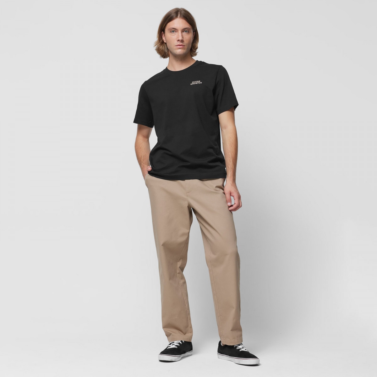 Męskie spodnie casual Outhorn OTHAW23TTROM464 - beżowe