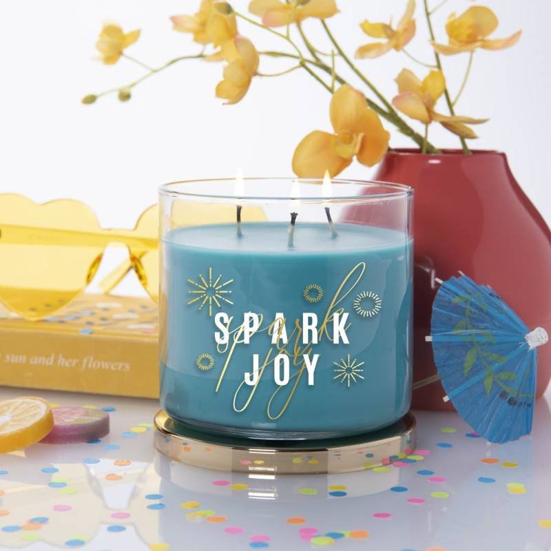 Sojowa świeca zapachowa 3 knoty w szkle Colonial Candle 411 g Spark Joy