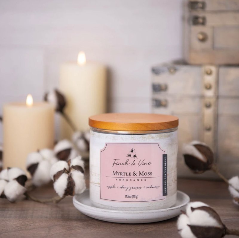 Sojowa świeca zapachowa 3 knoty w szkle Colonial Candle Finch & Vine 411 g - Myrtle Moss