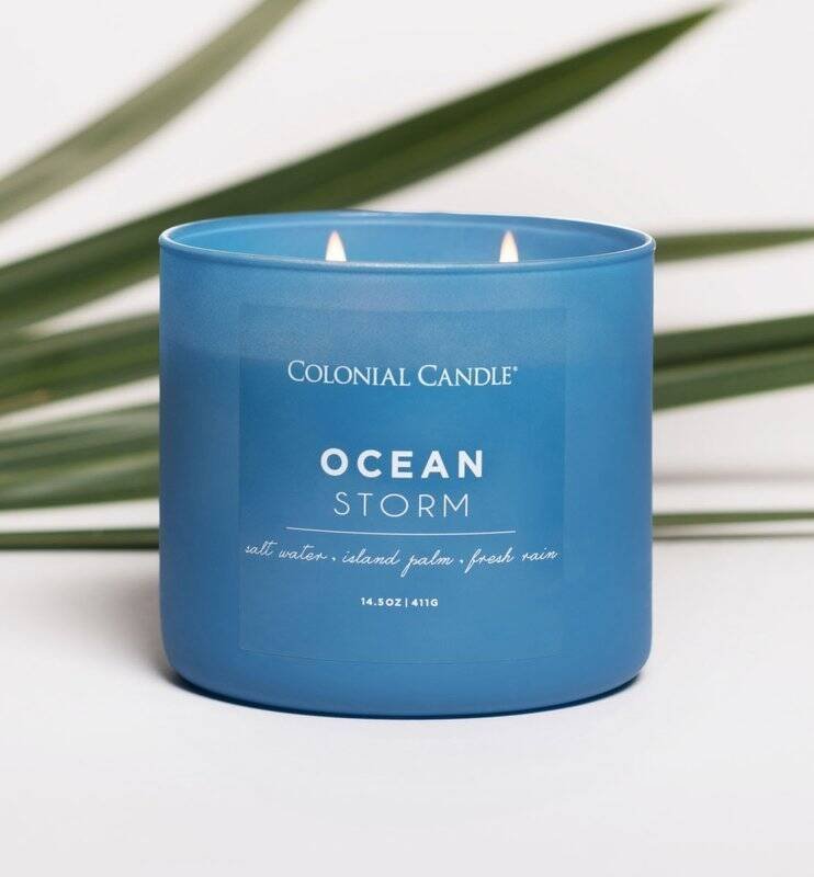 Sojowa świeca zapachowa w szkle 3 knoty Colonial Candle 411 g - Ulewny Deszcz Ocean Storm